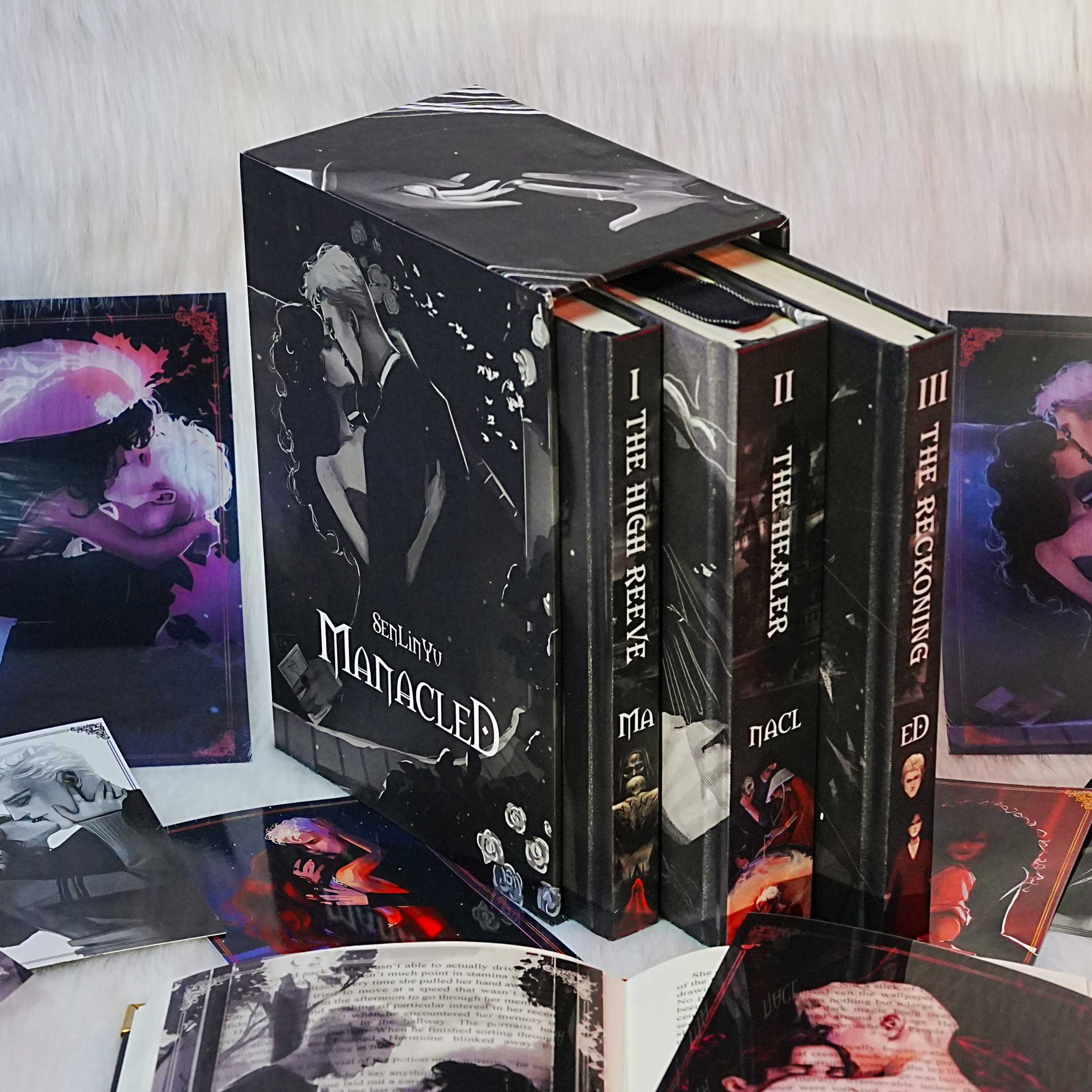 Manacled Book – Complete 3-Book Set by Senlinyu | Collector’s Fanfiction Edition | Posters & Bookmarks Included